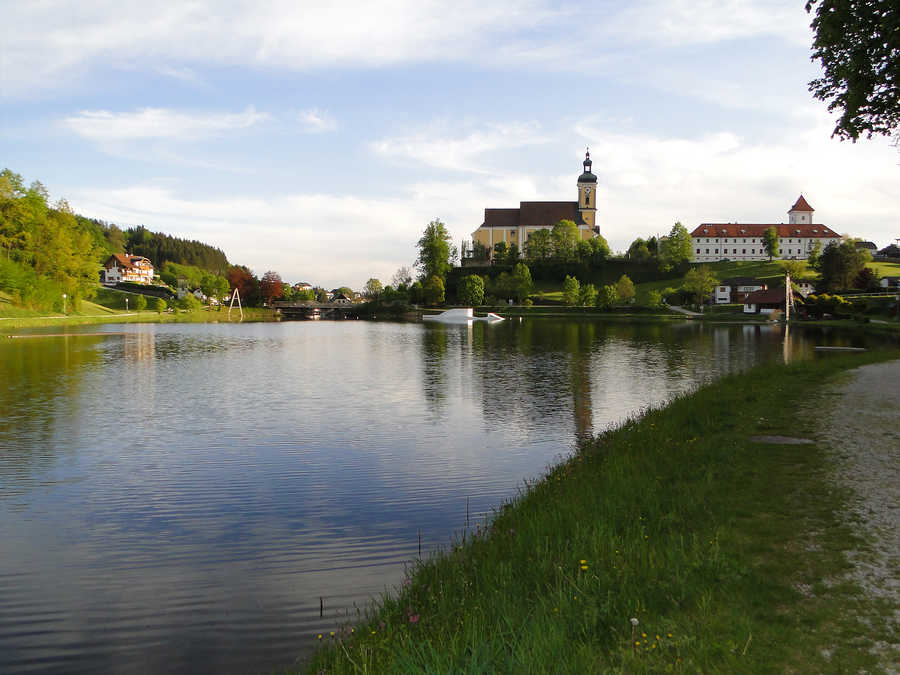 Blick auf den Schlossberg in Waldhausen