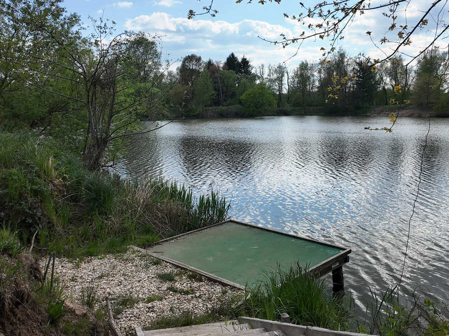 Karpfenangeln mit Zelt direkt am Wasser - kein Problem!