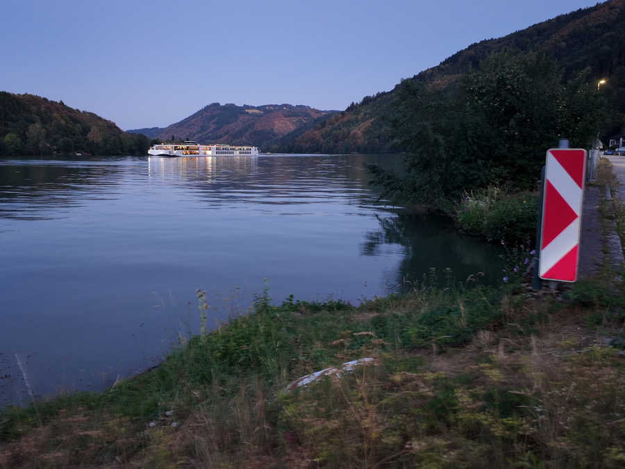 Die Donau bei Freyenstein am Abend