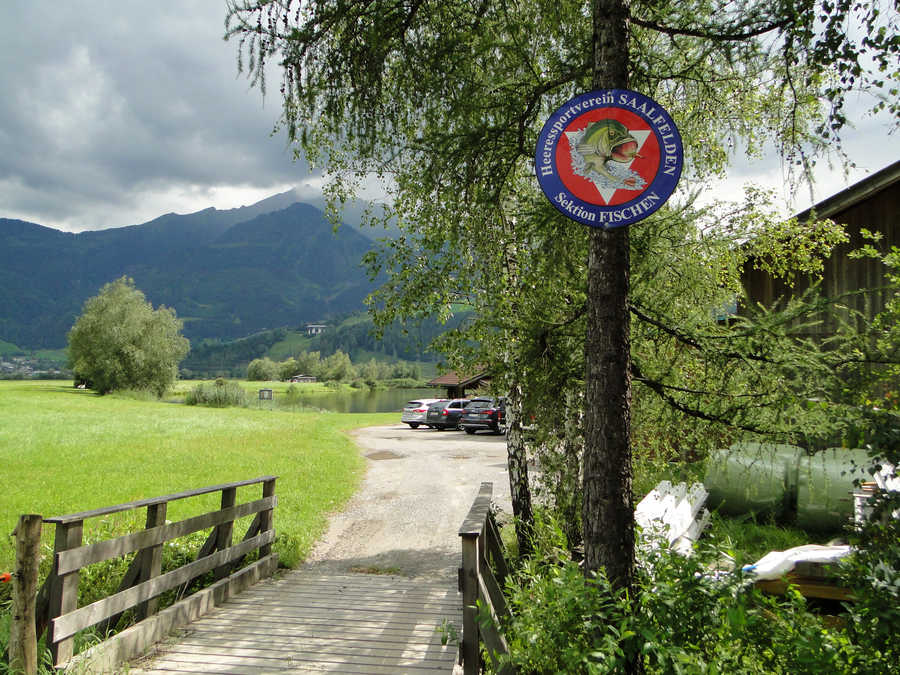 Hofis Angelteich ist gut mit dem Auto erreichbar