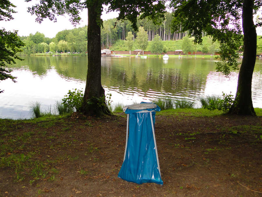 Holzöstersee - Hier gibt es auch Mistkübel