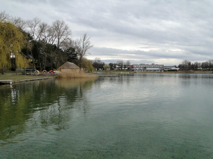 Neufelder See im Frühjahr