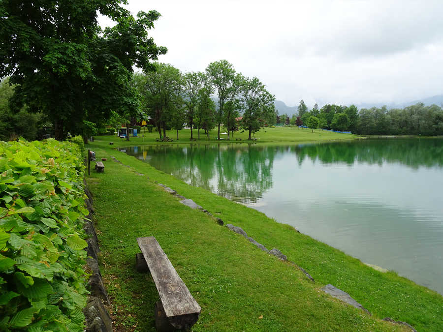 Am Sonneggersee kommt man leicht zum Wasser