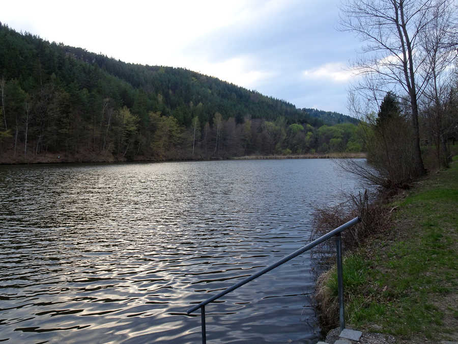 Badezugang am Stausee Kronsegg