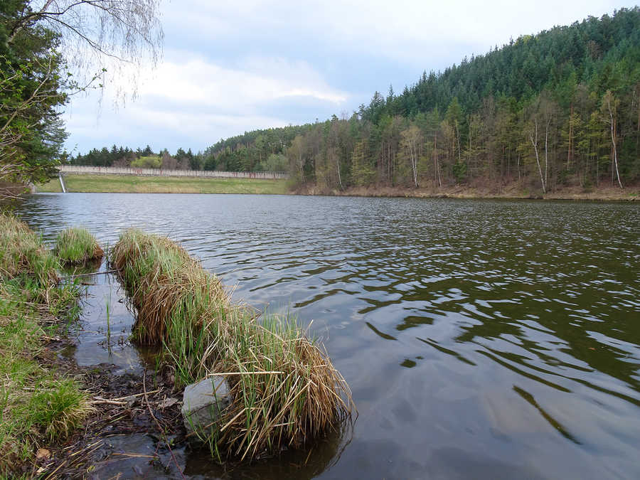 Stausee Kronsegg - Blick auf die Staumauer