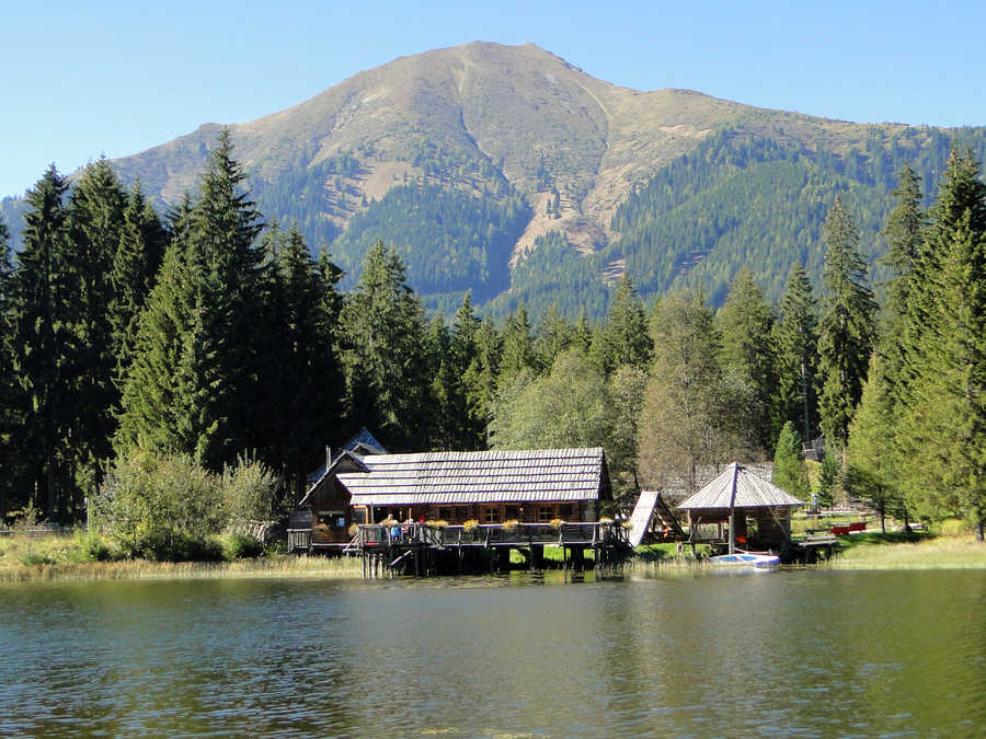 Weberteich mit Bösenstein im Hintergrund