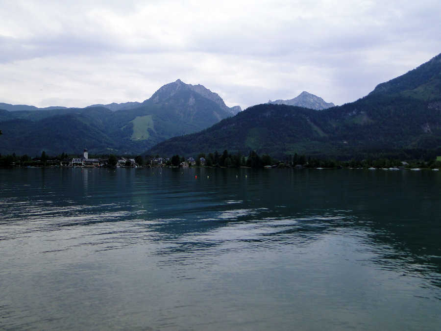 Blick über den Wolfgangsee in Richtung Strobl